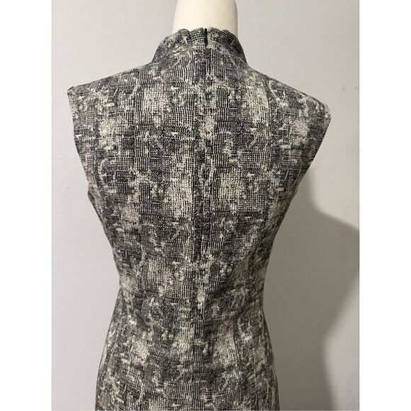 MM Lafleur The Aditi Dress sleeveless crackle sheath 6 - Picture 8 of 9